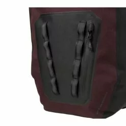 Agu Shelter Tech Rear Pannier Large Red 8 Agu Shelter Tech Rear Pannier Large Red -Cykeltasker Salg Agu Shelter Tech Rear Pannier Large 1606149819 02