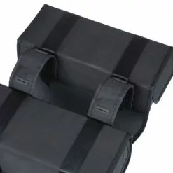 Basil Tour XL Taskesæt Vandtæt 10 Basil Tour XL Taskesæt Vandtæt -Cykeltasker Salg Basil Tour XL Taskesaet Vandtaet 1640792703 02