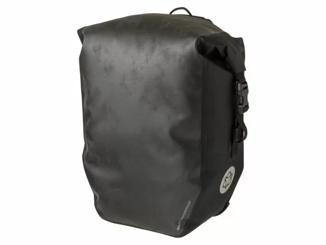 Agu Shelter Clean Rear Pannier Large Black Reflective 1 Agu Shelter Clean Rear Pannier Large Black Reflective