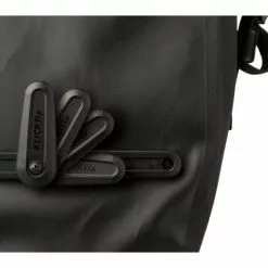 Agu Shelter Clean Rear Pannier Large Black Reflective 8 Agu Shelter Clean Rear Pannier Large Black Reflective -Cykeltasker Salg Reflective 1606145021 02